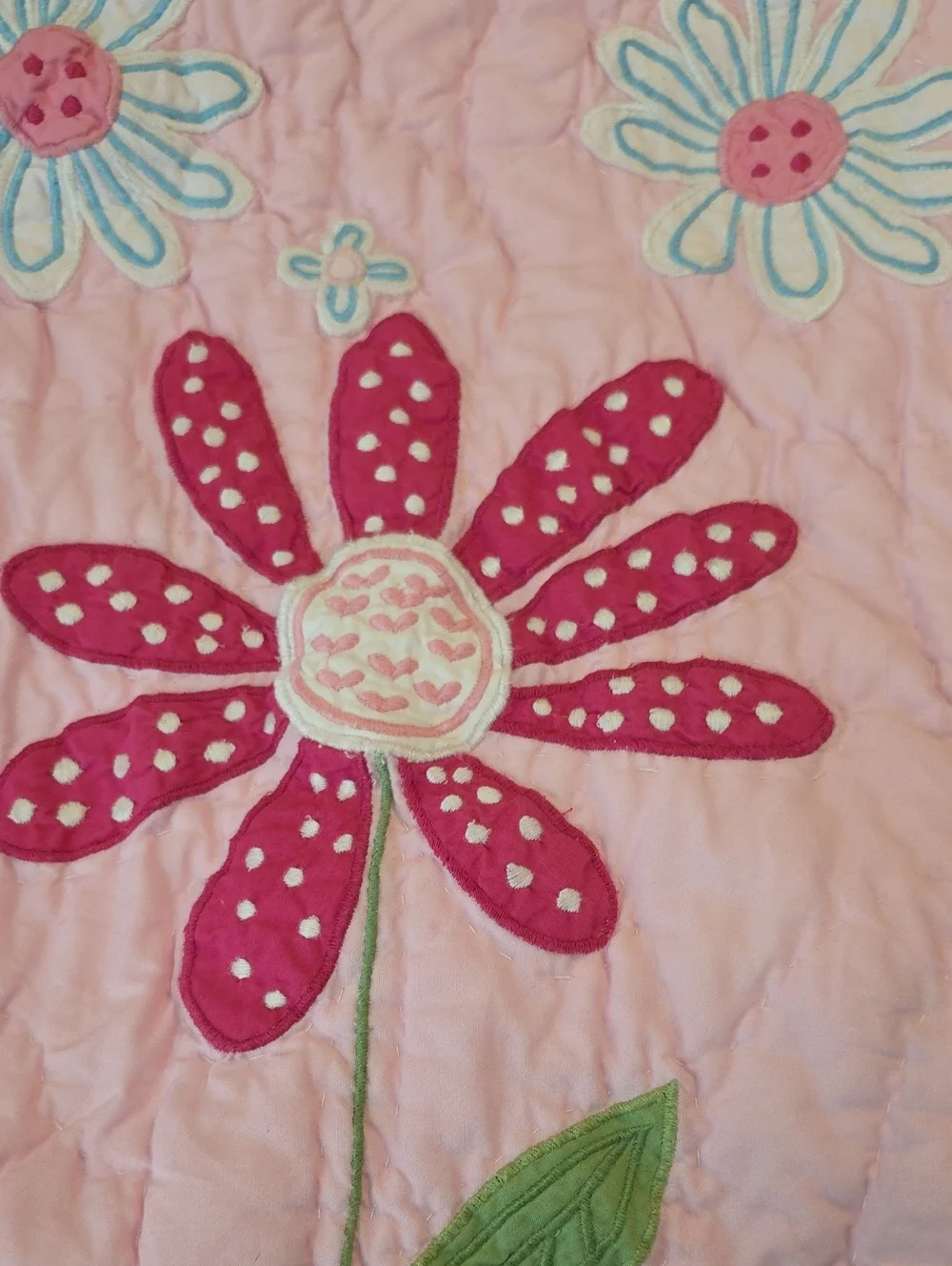 Pottery Barn Kids Daisy Garden Pink Blues Floral Appliqué Embroidered Quilt Twin